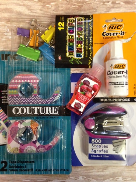 Are you looking for something awesome to give your child's teacher this year? Check out these Tools for Teacher Gift Jar. - Farmer's Wife Rambles