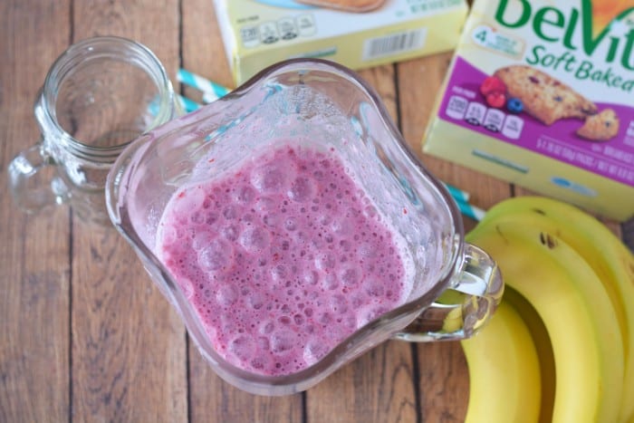 Breakfast is the most important part of the morning routine.  This Banana Berry Smoothie is a great idea to add to my routine on busy mornings. - Farmer's Wife Rambles
