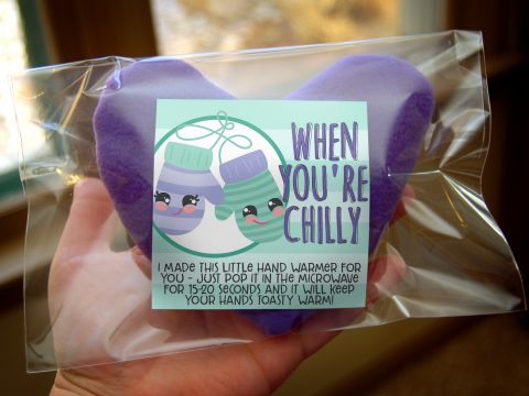 Easy Homemade Hand Warmer + Printable Tag - Farmer's Wife Rambles